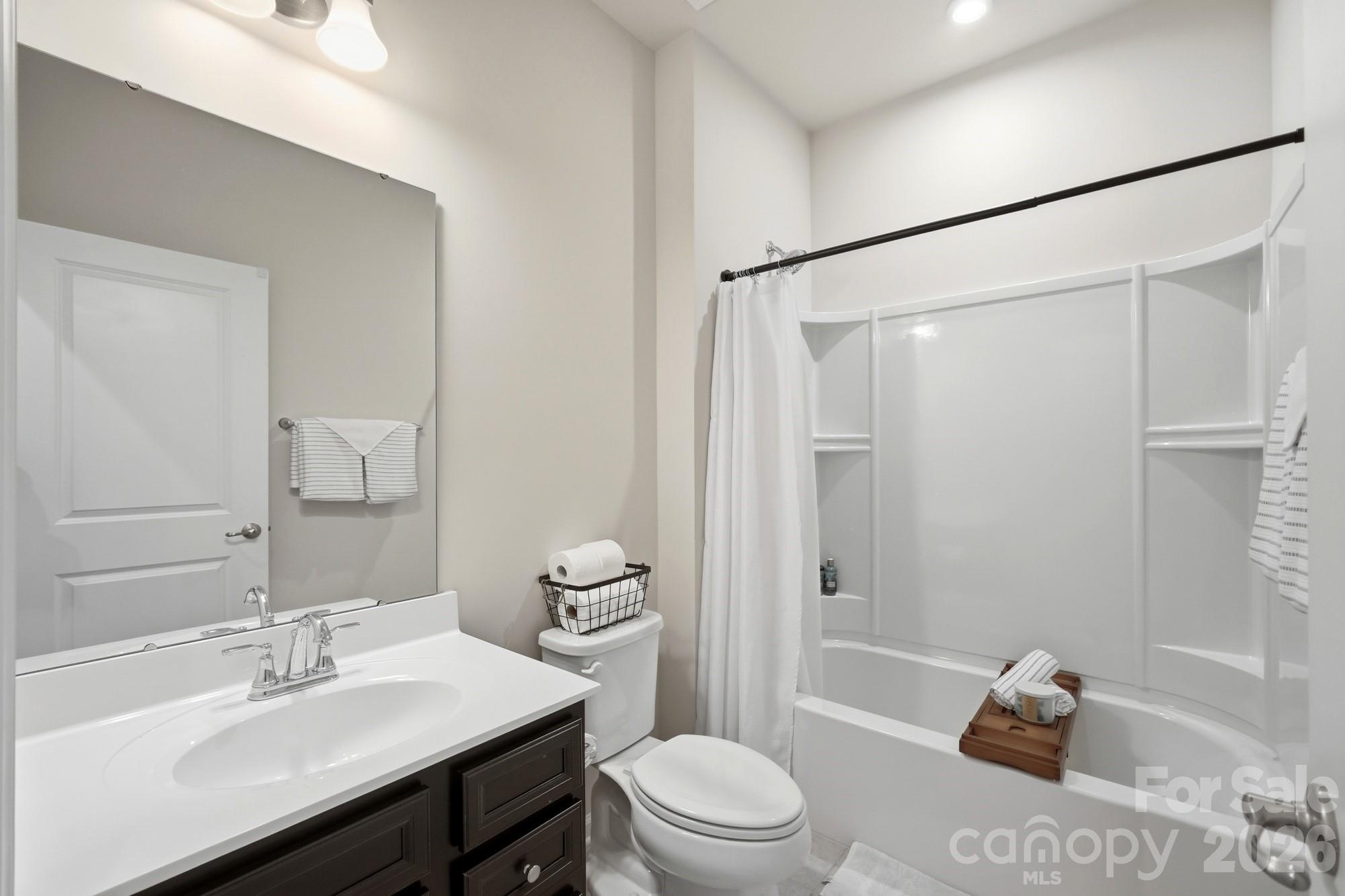 435 Lahinch Drive Property Photo 25