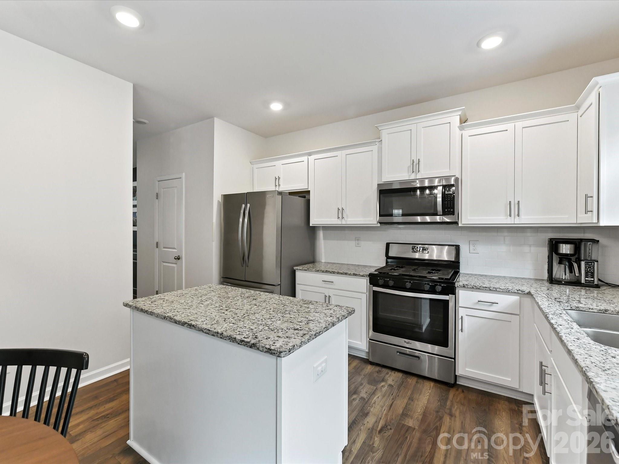 724 Larmore Avenue Property Photo 11