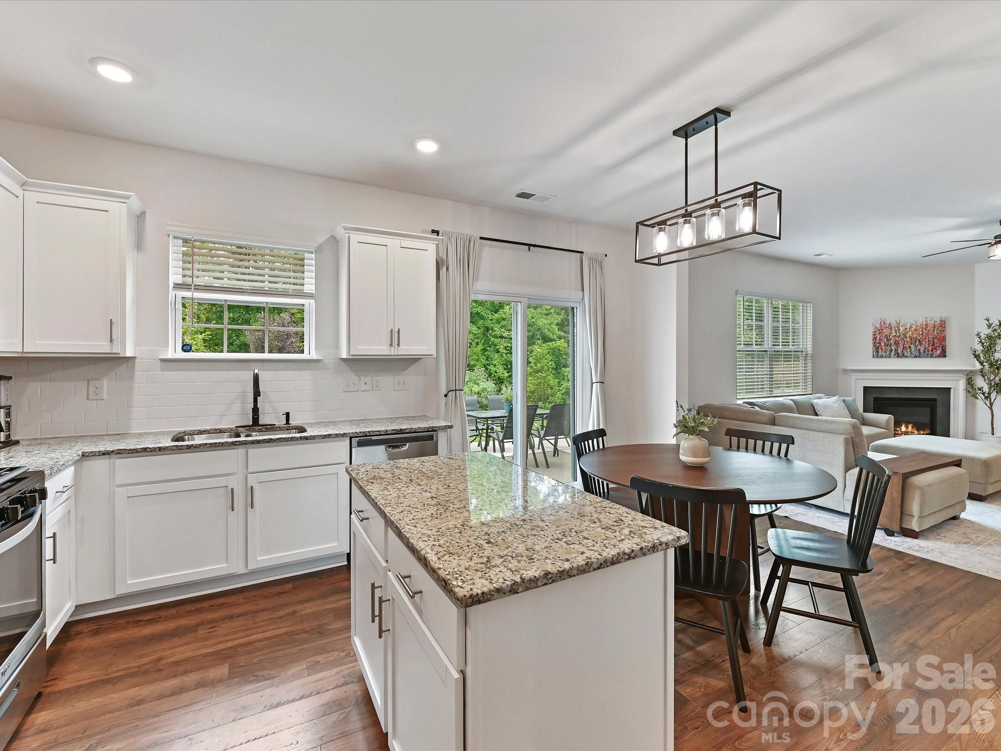 724 Larmore Avenue Property Photo 12