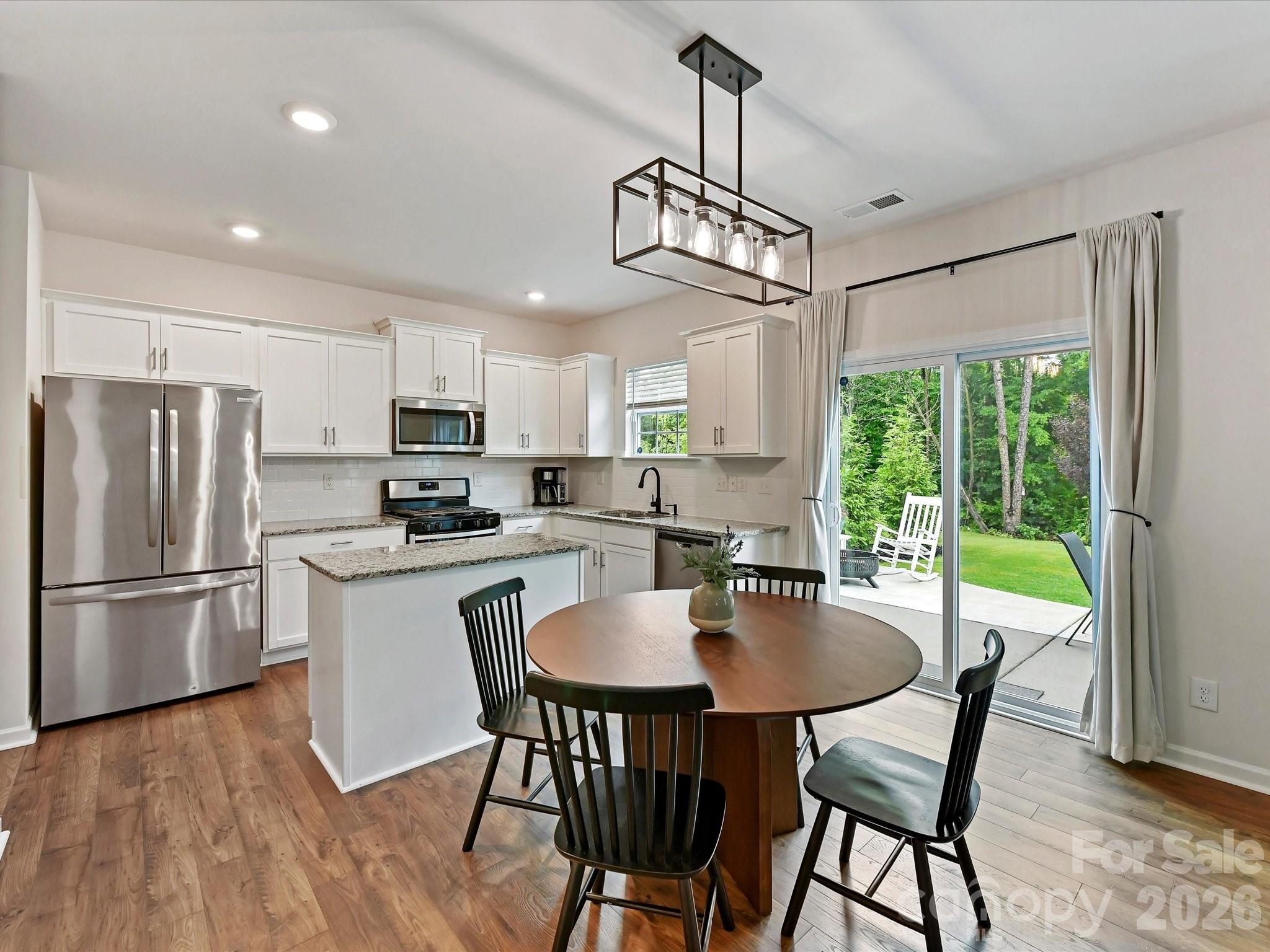724 Larmore Avenue Property Photo 14