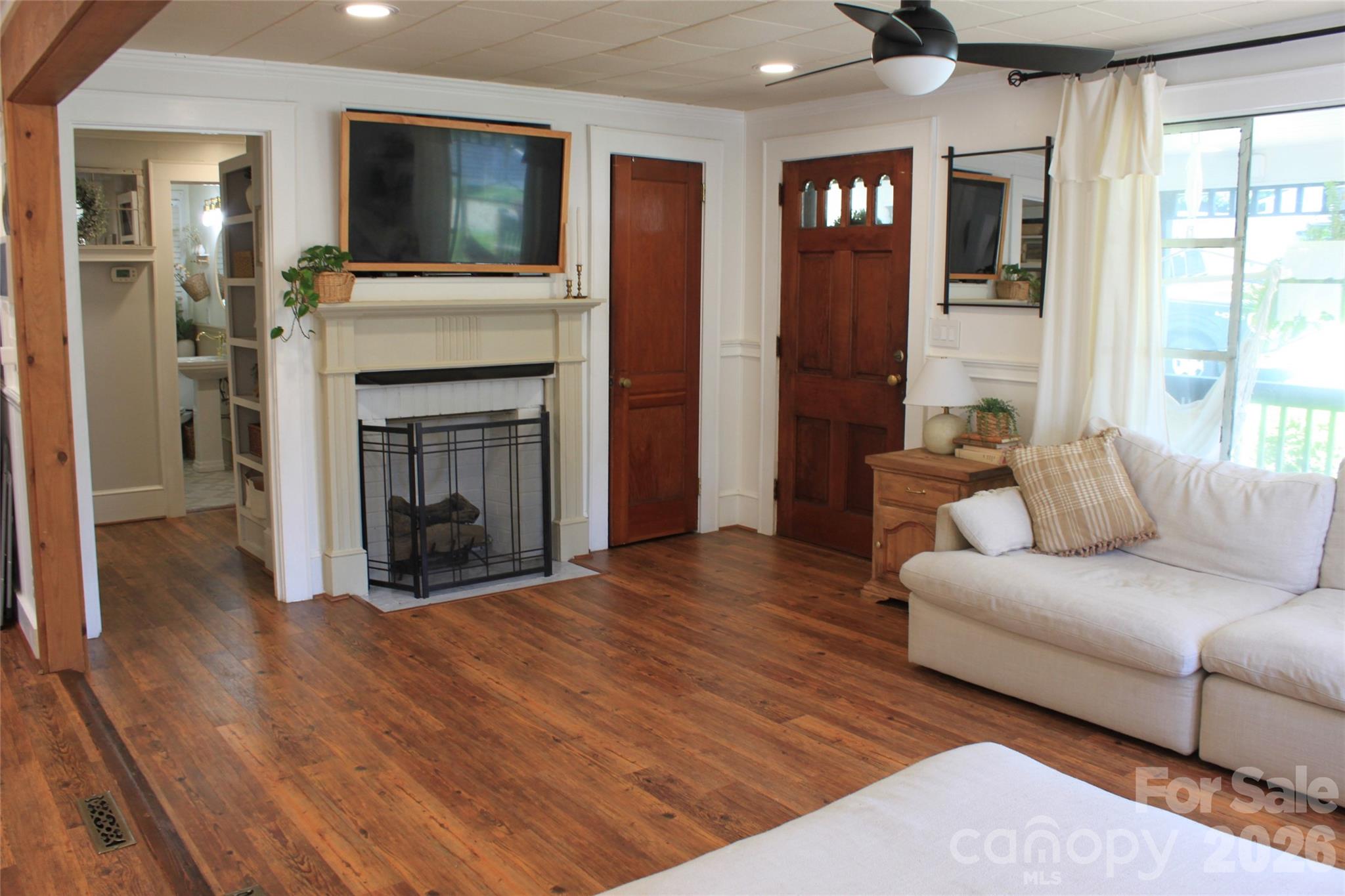 206 Bentwood Drive Property Photo 6