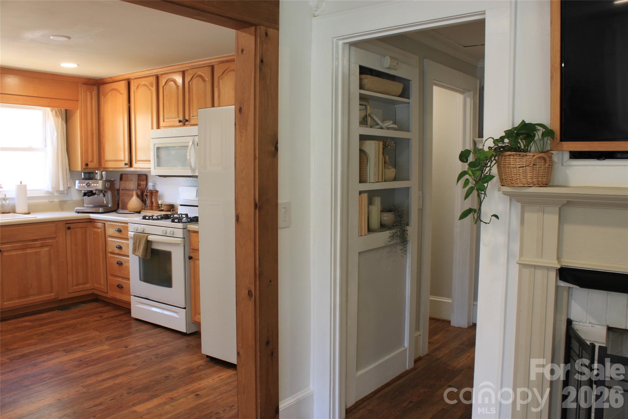 206 Bentwood Drive Property Photo 8