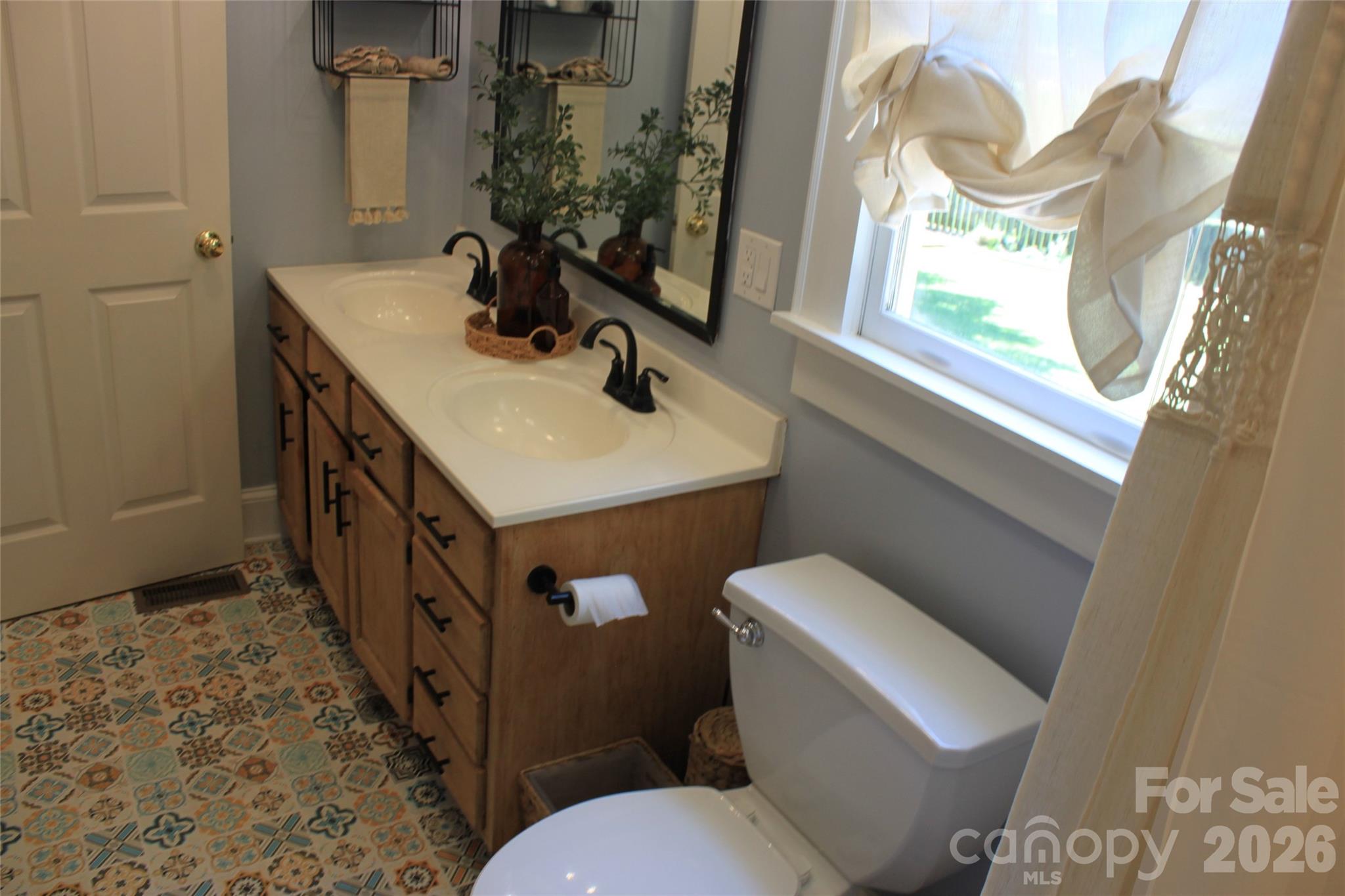 206 Bentwood Drive Property Photo 33