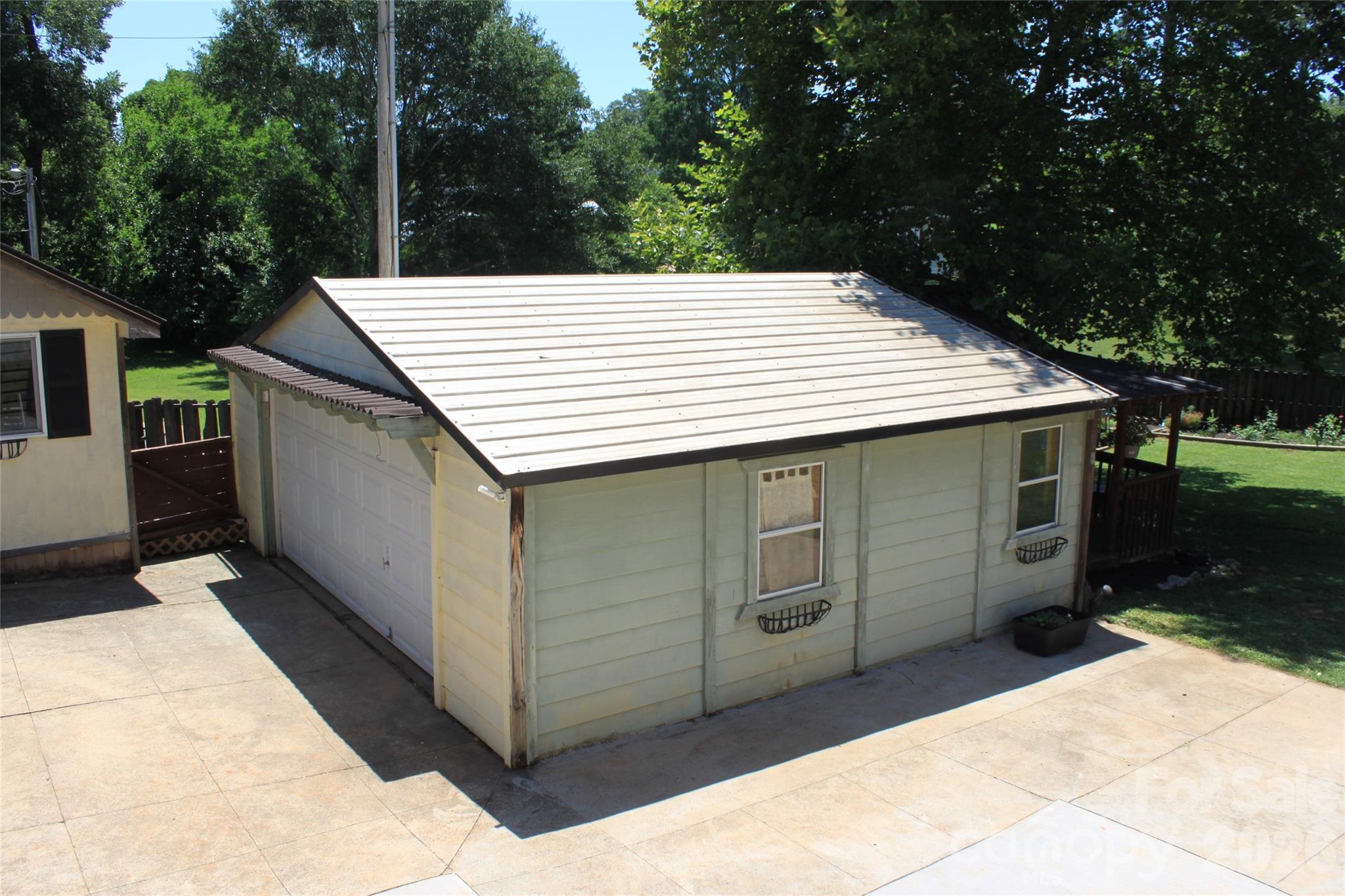 206 Bentwood Drive Property Photo 41