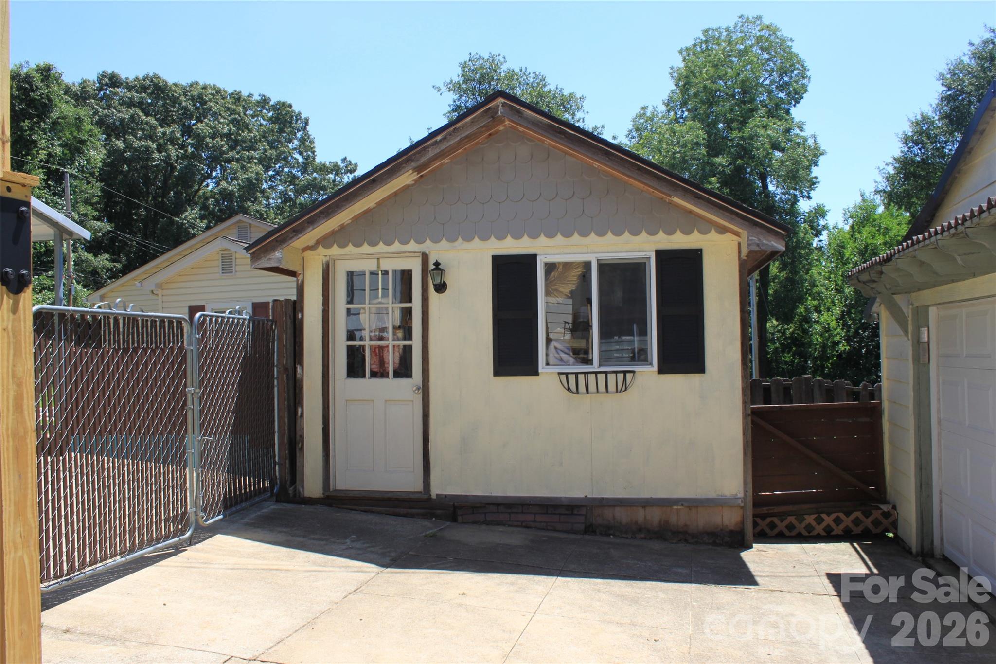 206 Bentwood Drive Property Photo 45