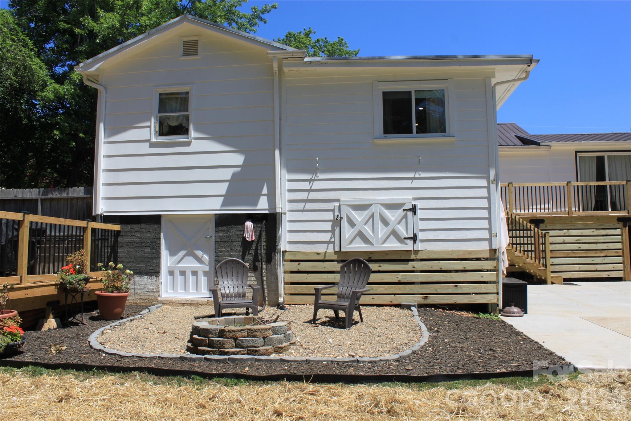 206 Bentwood Drive Property Photo 47