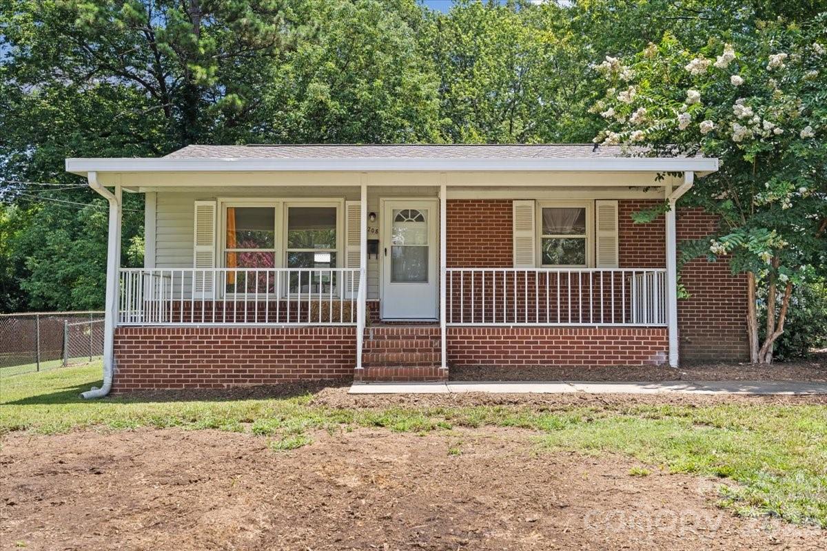 208 Tomberlin Road Property Photo 1