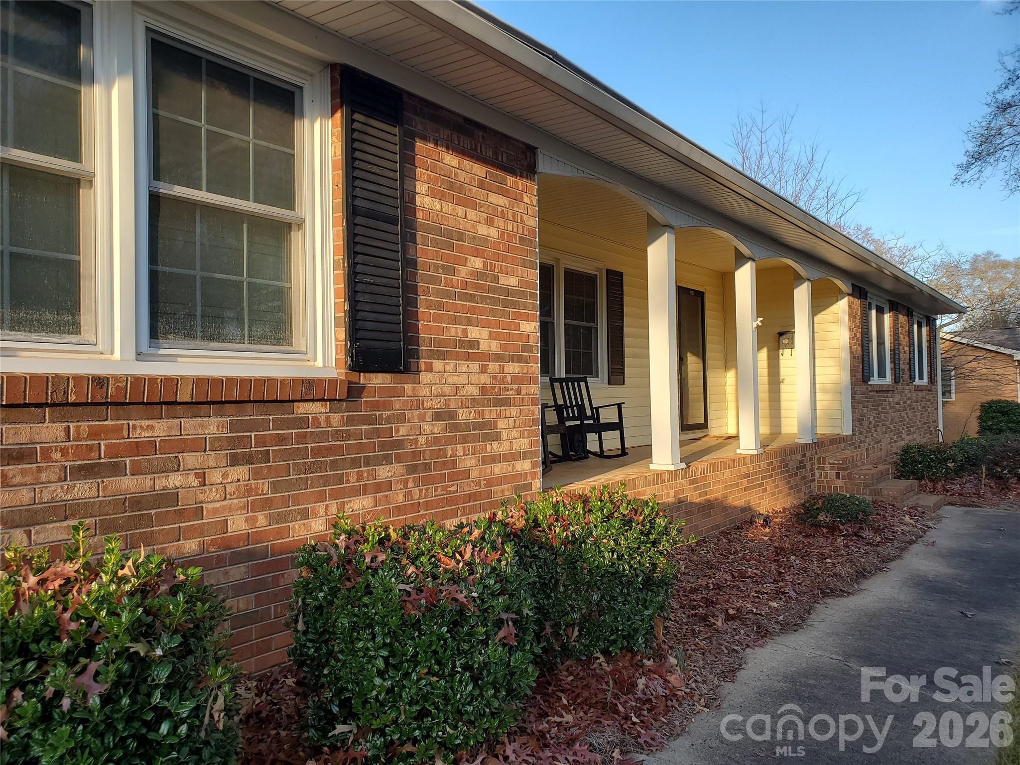 2318 Shaw Avenue Property Photo 1