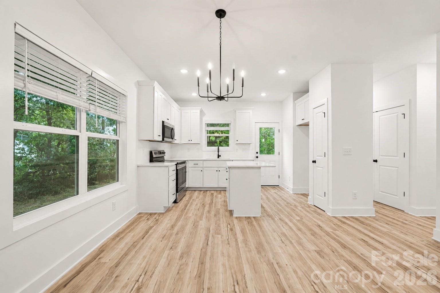1327 4th Street Property Photo 3