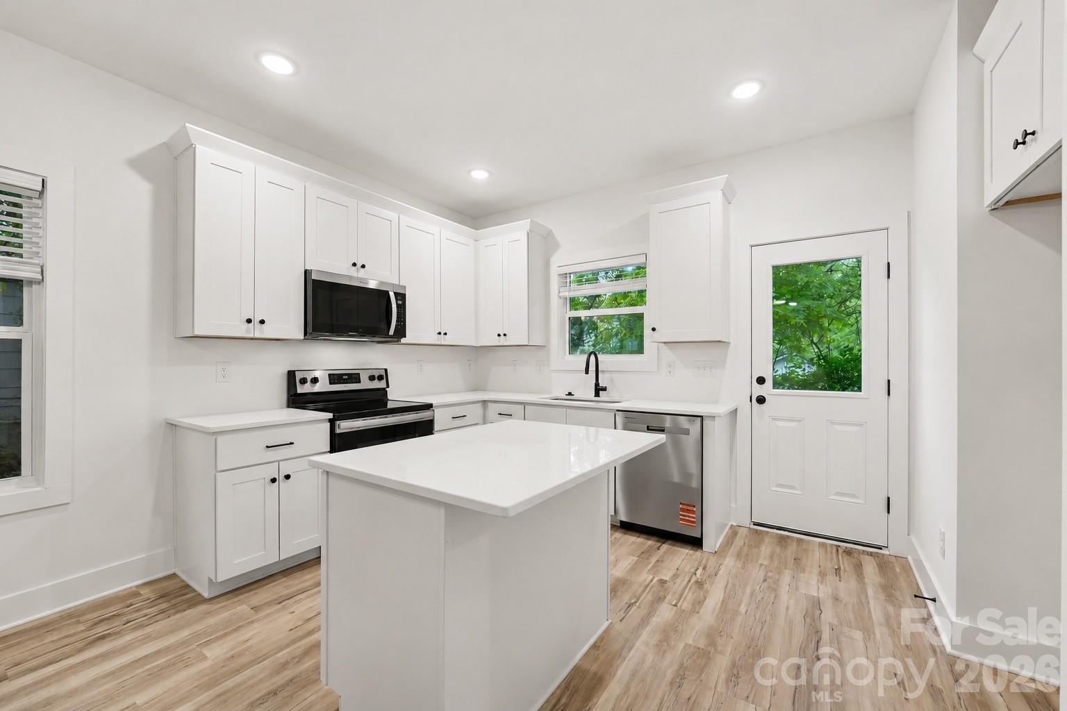 1327 4th Street Property Photo 4