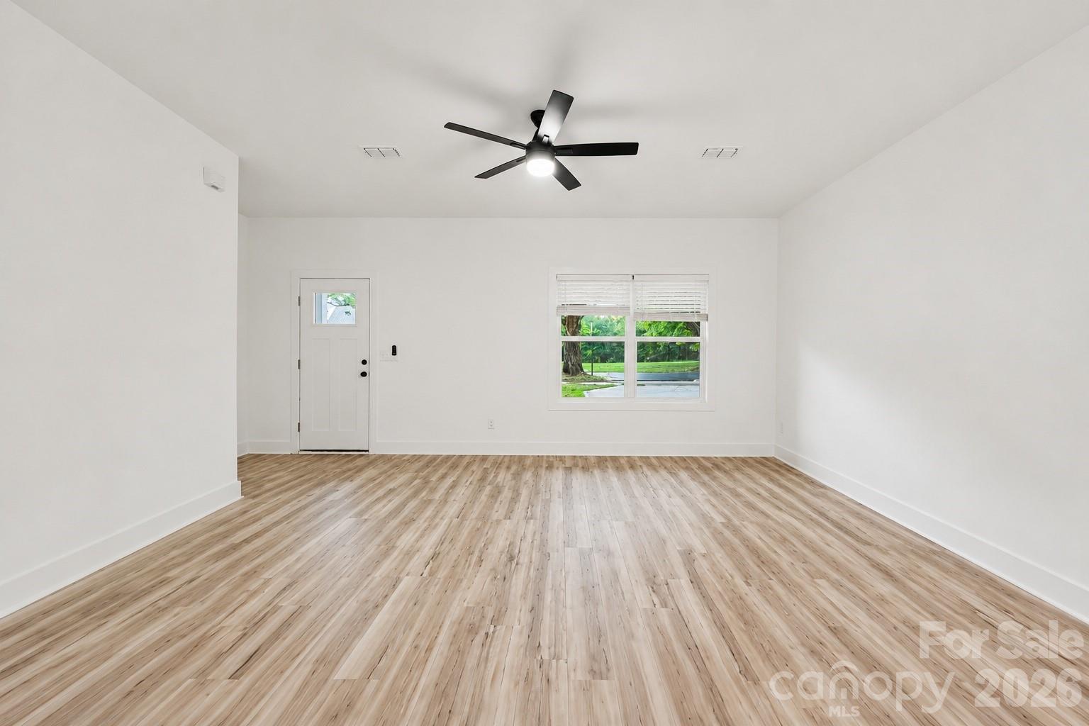 1327 4th Street Property Photo 5