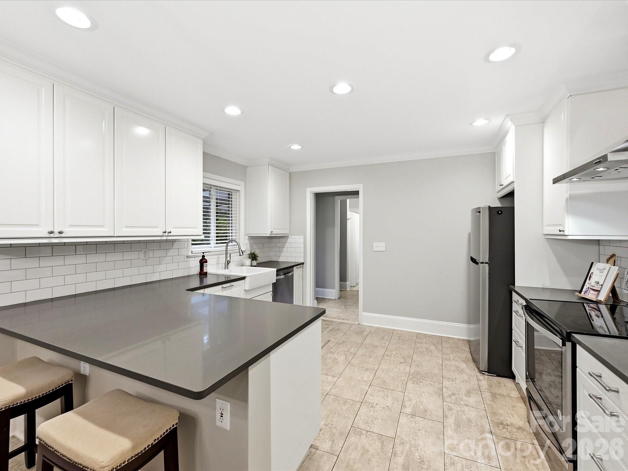 4318 Ruskin Drive Property Photo 6
