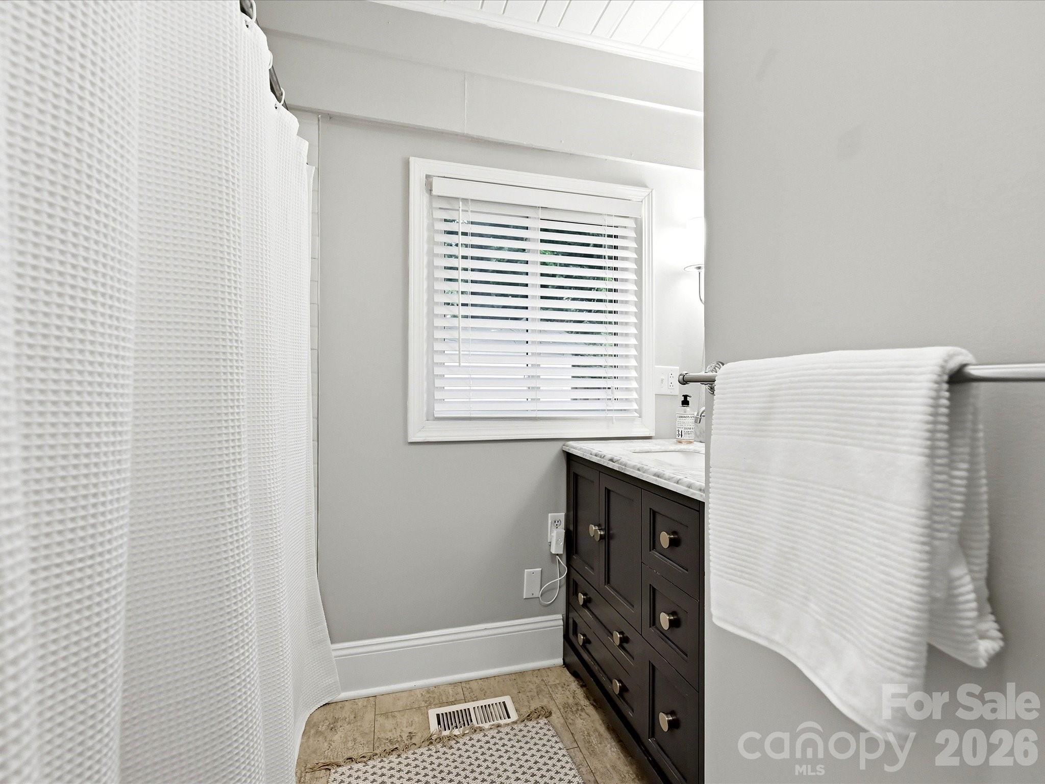 4318 Ruskin Drive Property Photo 14