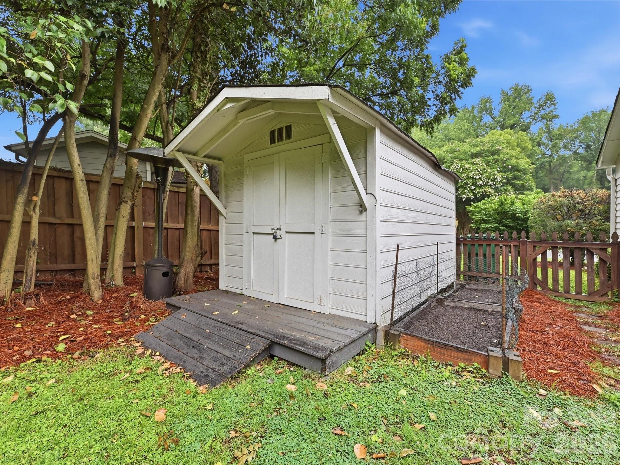 4318 Ruskin Drive Property Photo 22
