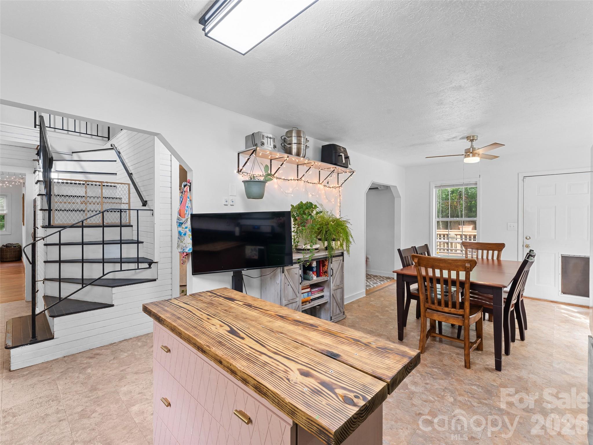 105 Big Bear Drive Property Photo 3