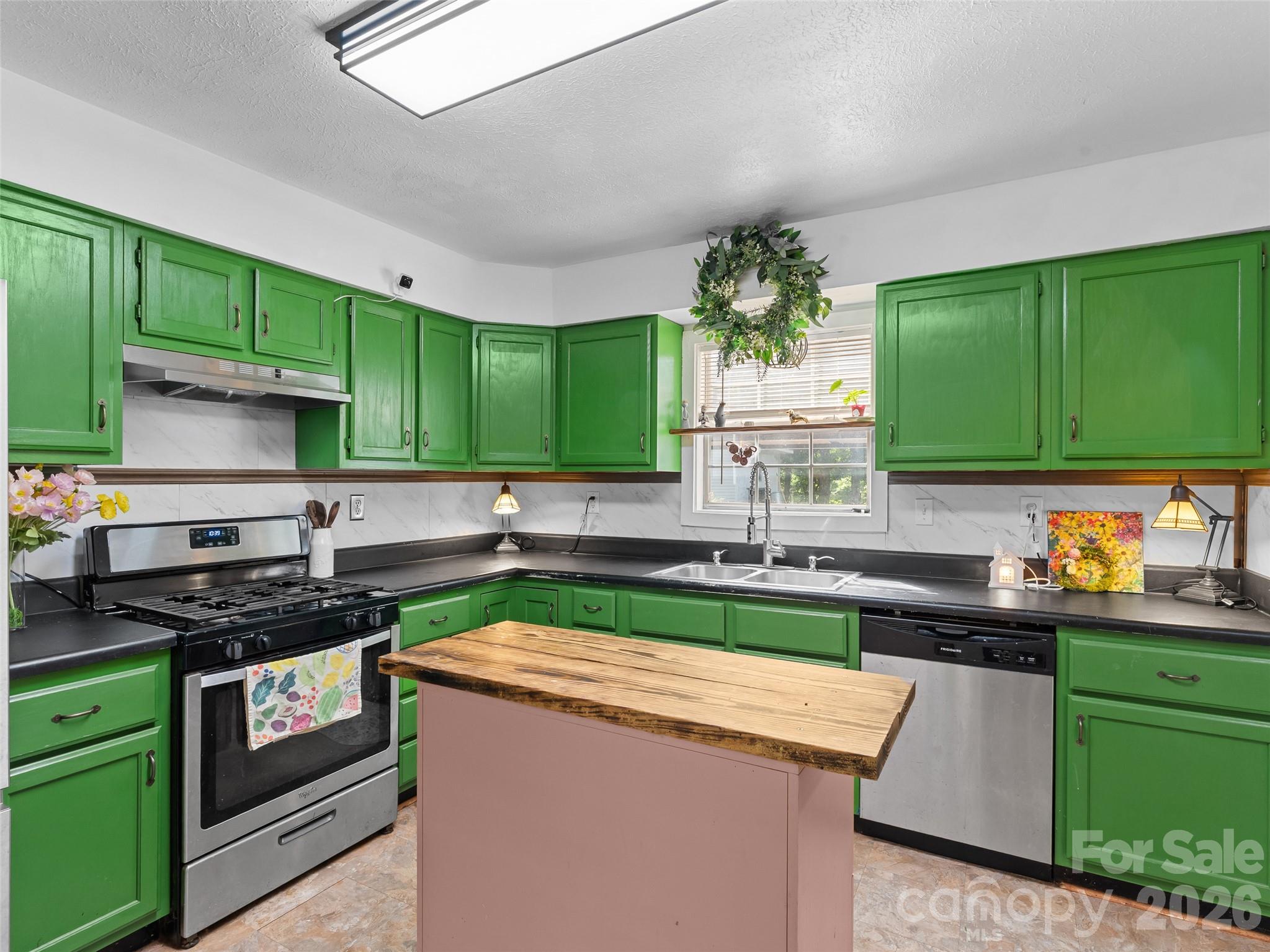 105 Big Bear Drive Property Photo 4
