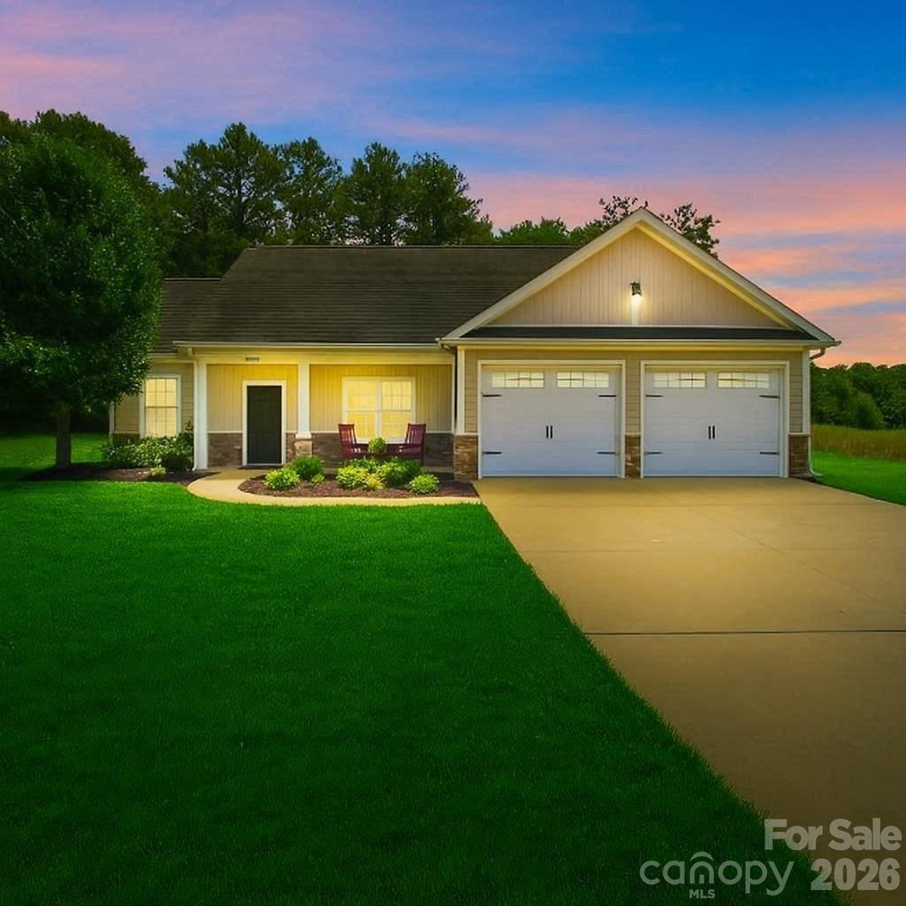 2100 Waterford Pointe Road Property Photo 1
