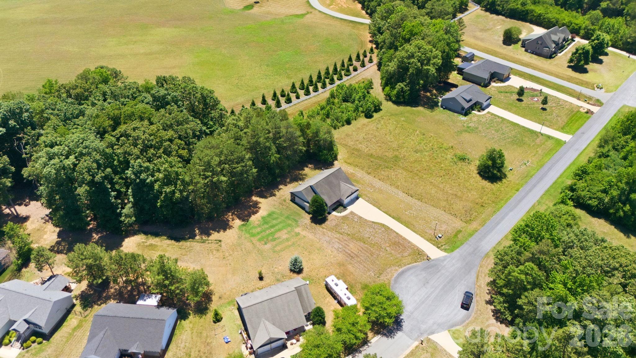 2100 Waterford Pointe Road Property Photo 8