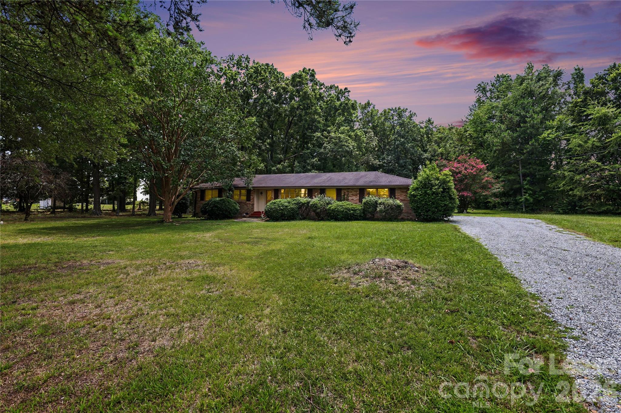 4403751 Property Photo 2