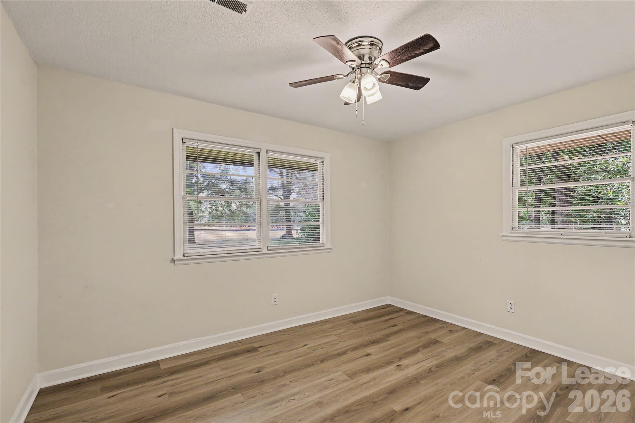 4403751 Property Photo 23