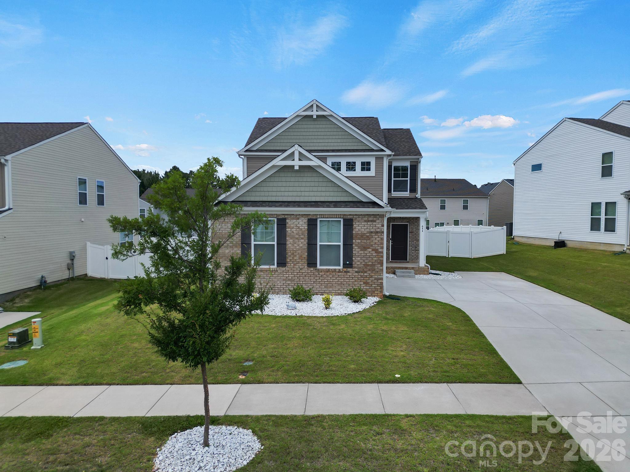 644 Synclaire Place Property Photo 2