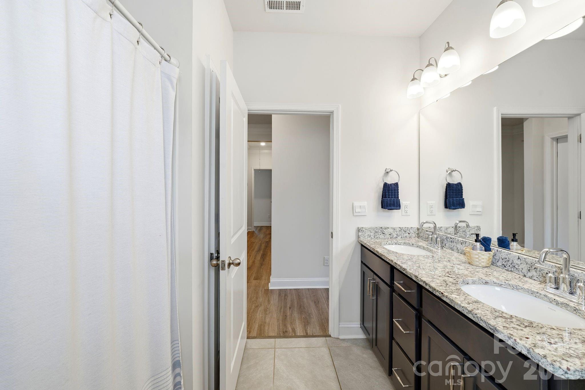4374 Riverton Loop Property Photo 10