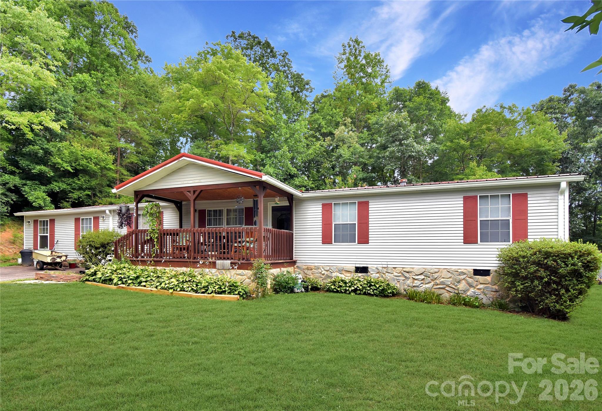 1515 States Avenue Property Photo 1