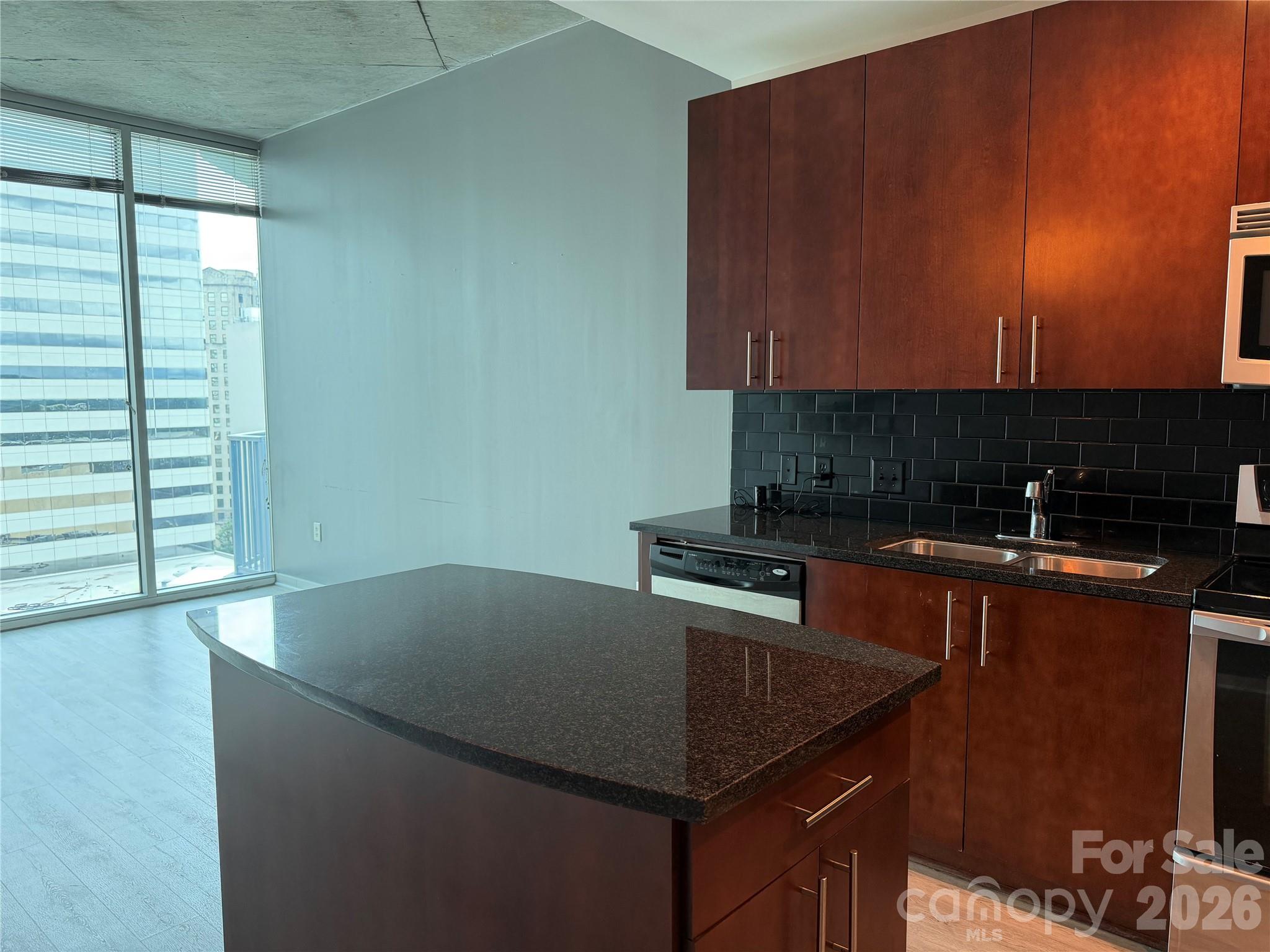 210 N Church Street 1505 Property Photo 14