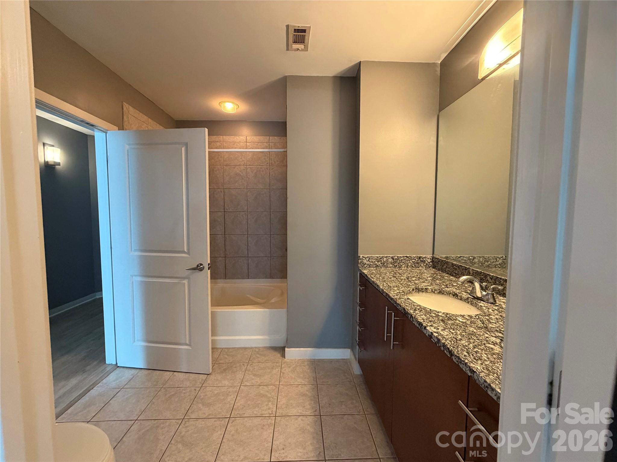 210 N Church Street 1505 Property Photo 19