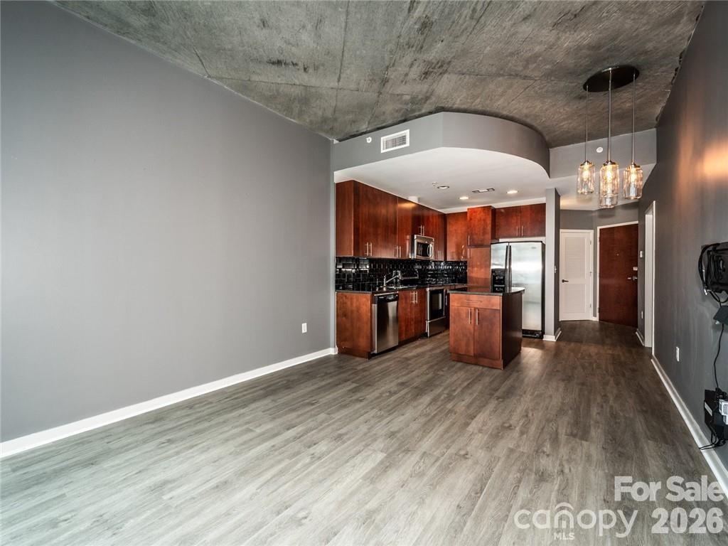 210 N Church Street 1505 Property Photo 45