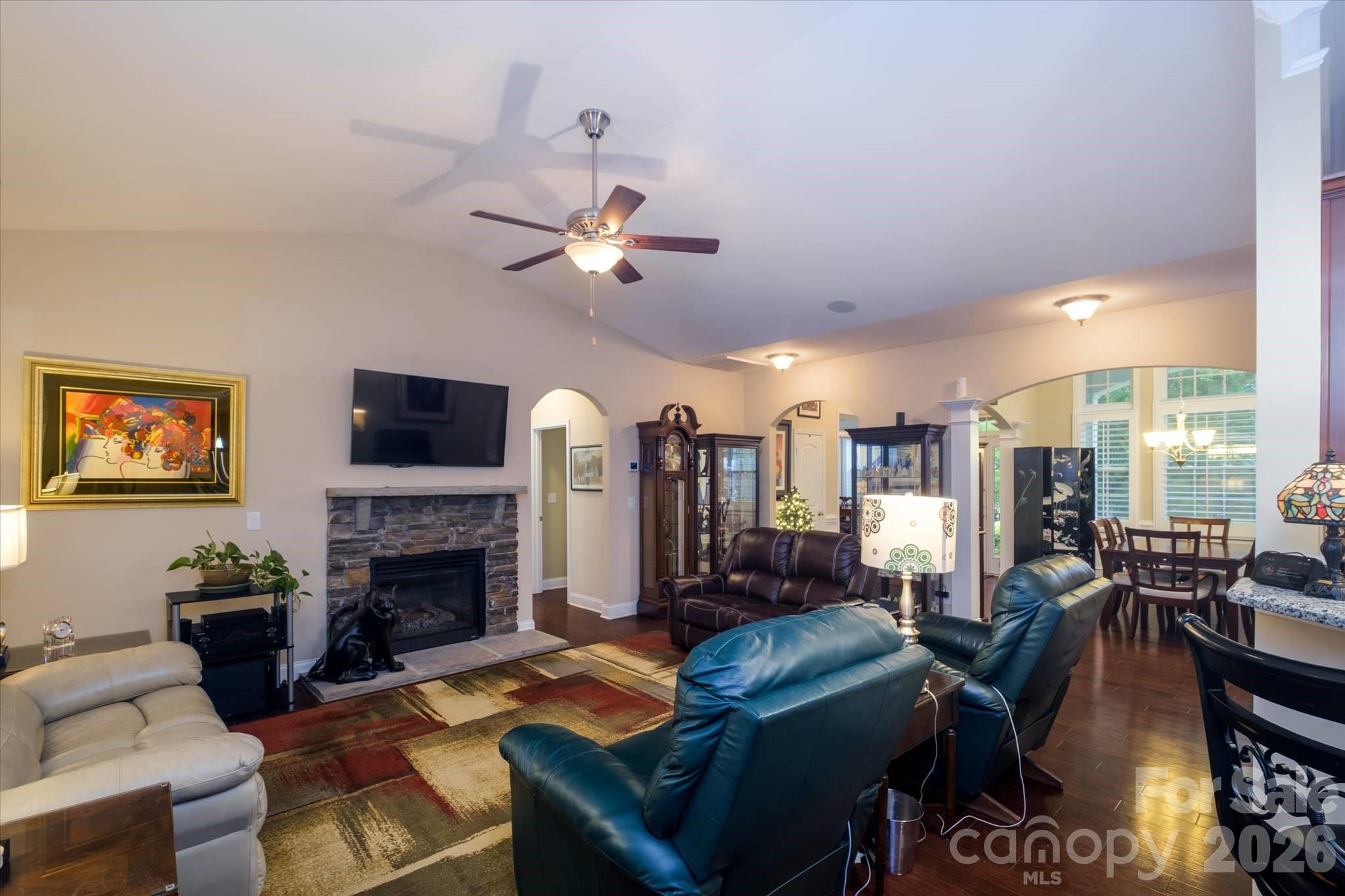 4804 Star Hill Lane Property Photo 12