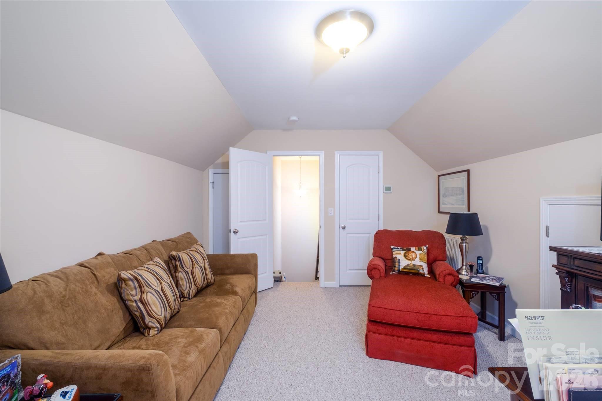 4804 Star Hill Lane Property Photo 32