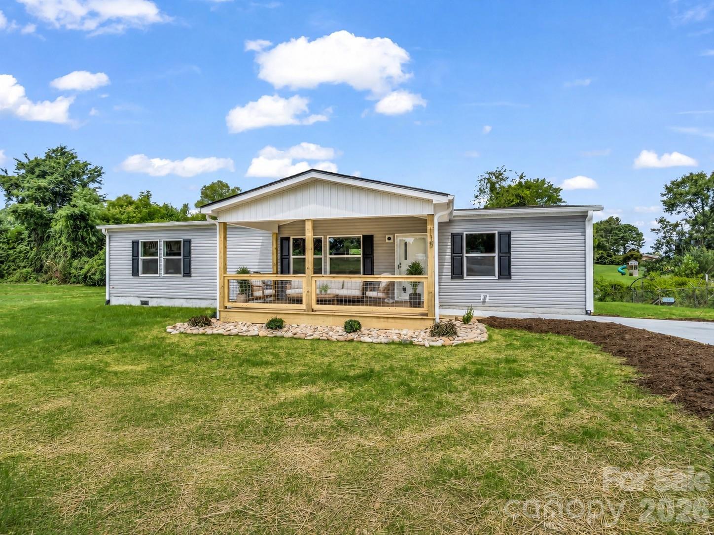 115 Maplewood Knoll Drive Property Photo 1