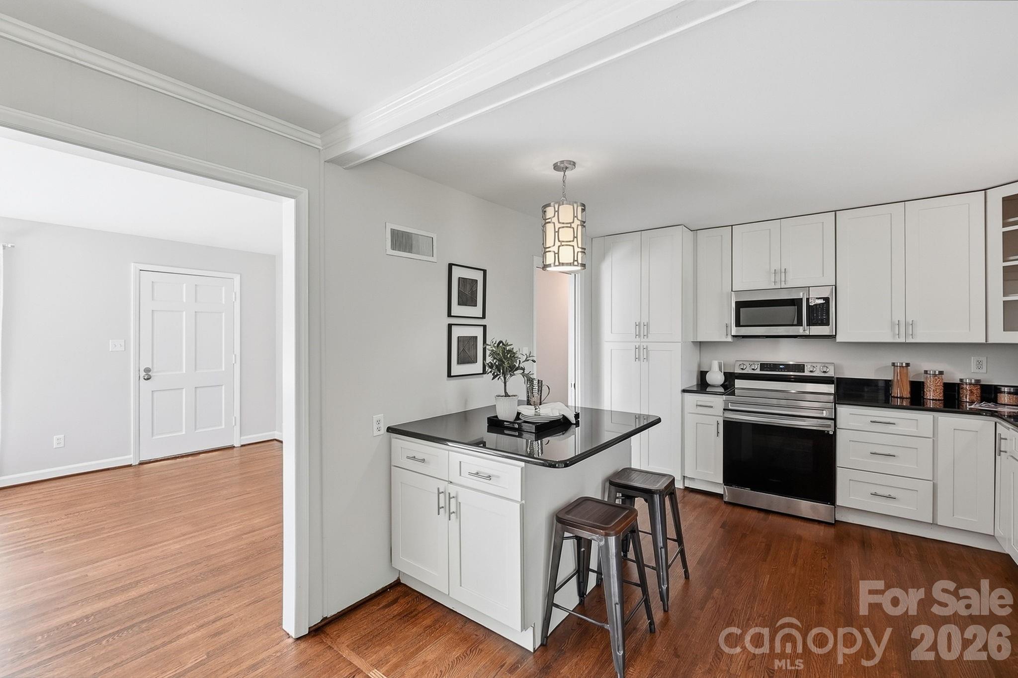 4712 Fairheath Road Property Photo 9
