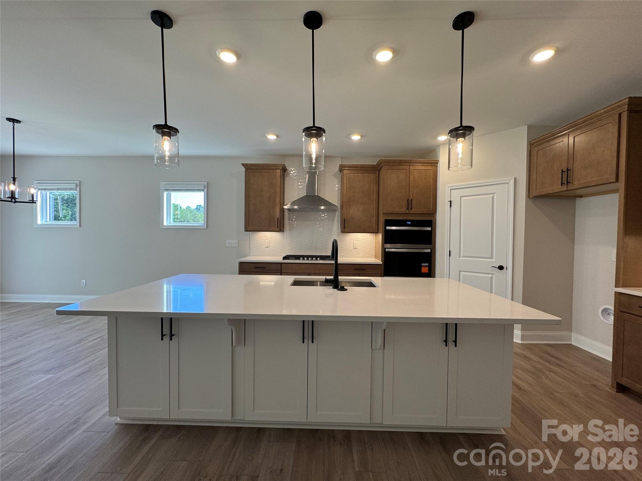 974 Kinship Drive Property Photo 3