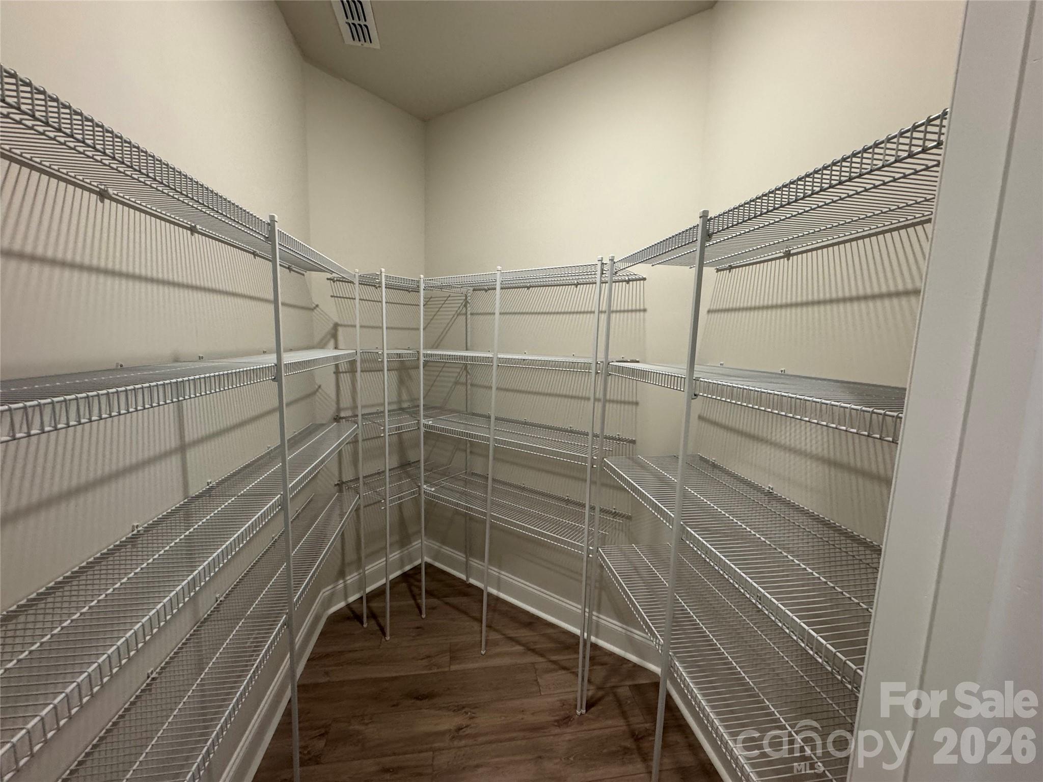 974 Kinship Drive Property Photo 6