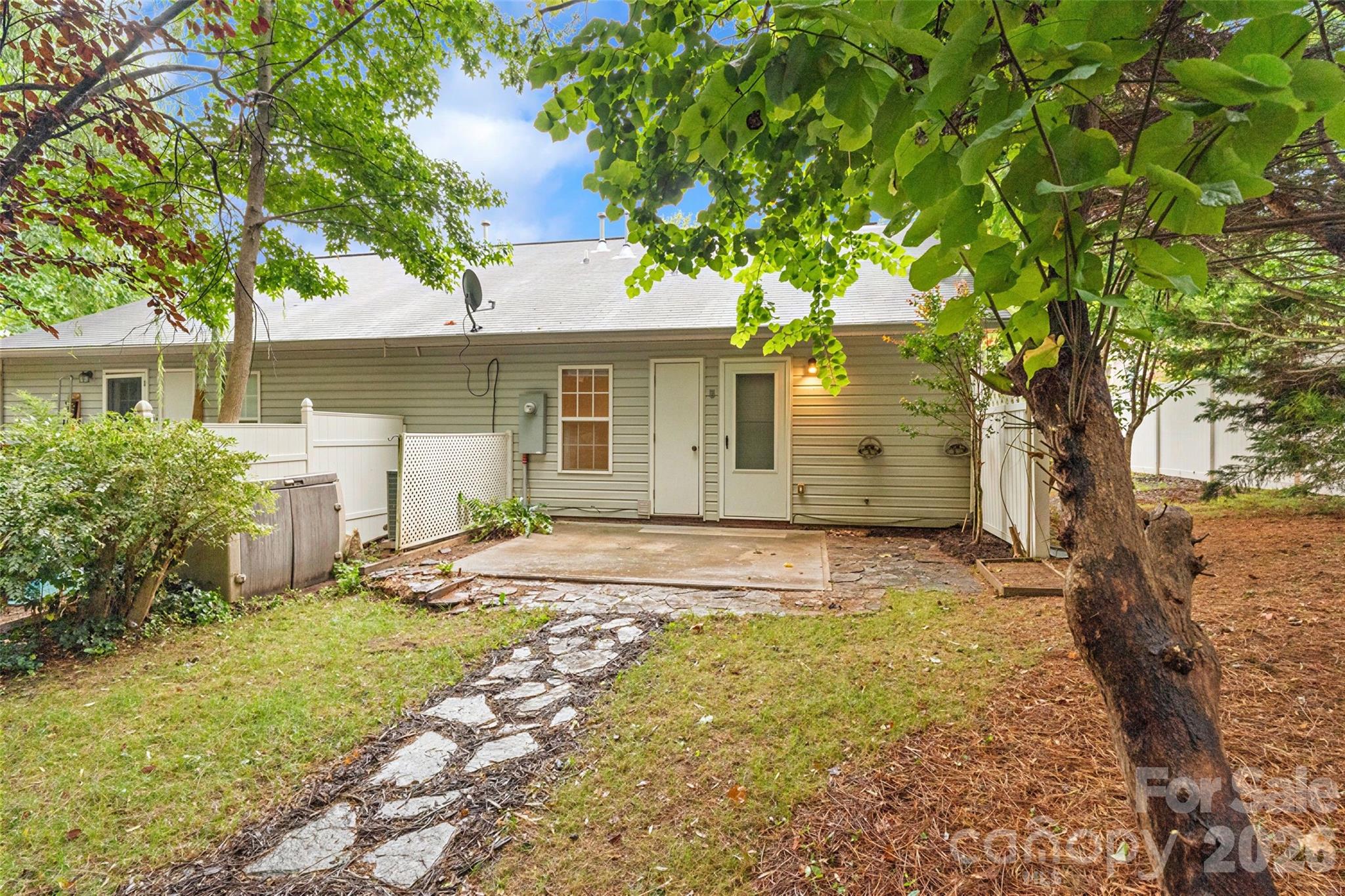 431 Danielle Way Property Photo 32