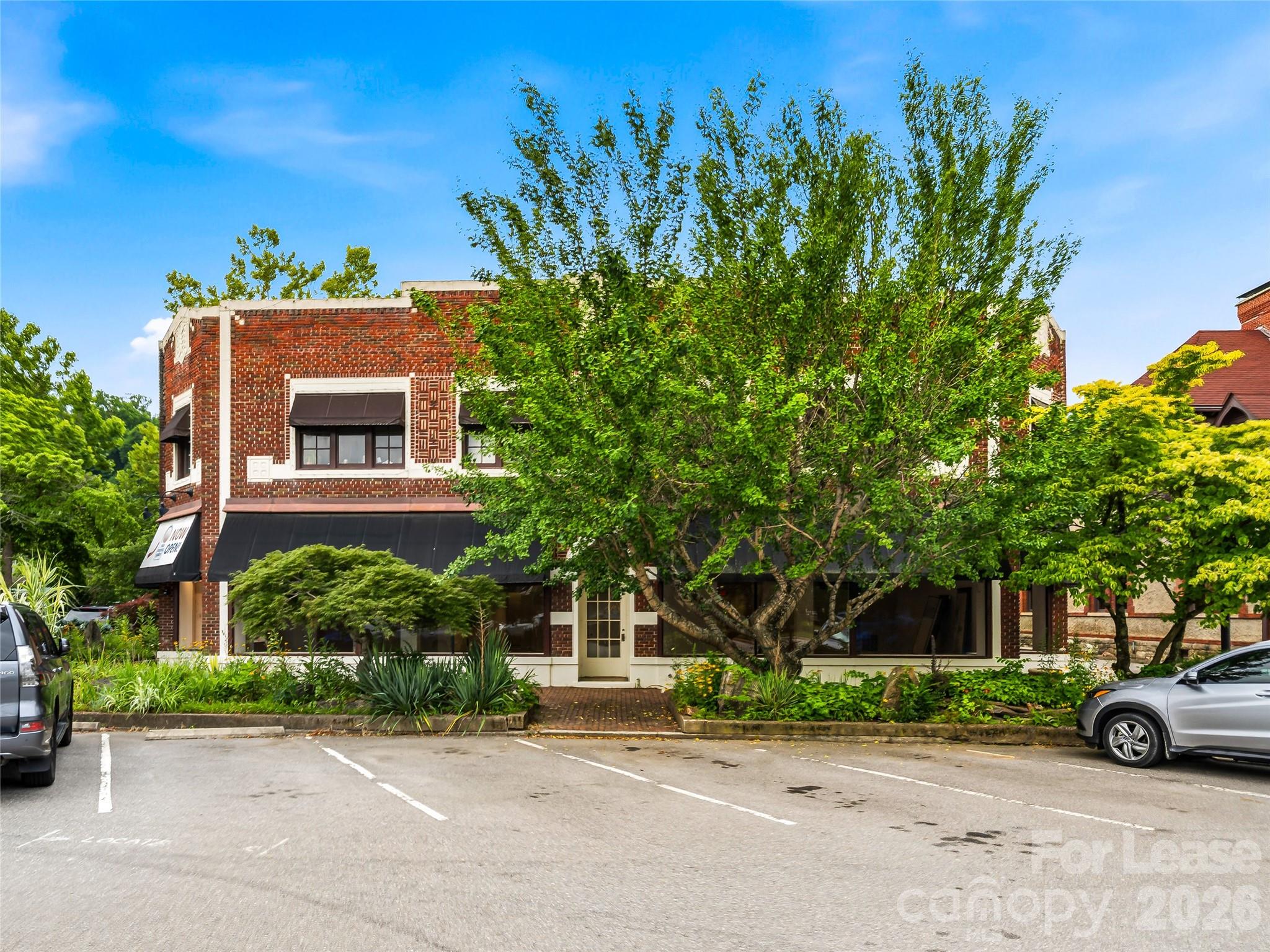 5 Biltmore Plaza Property Photo 3