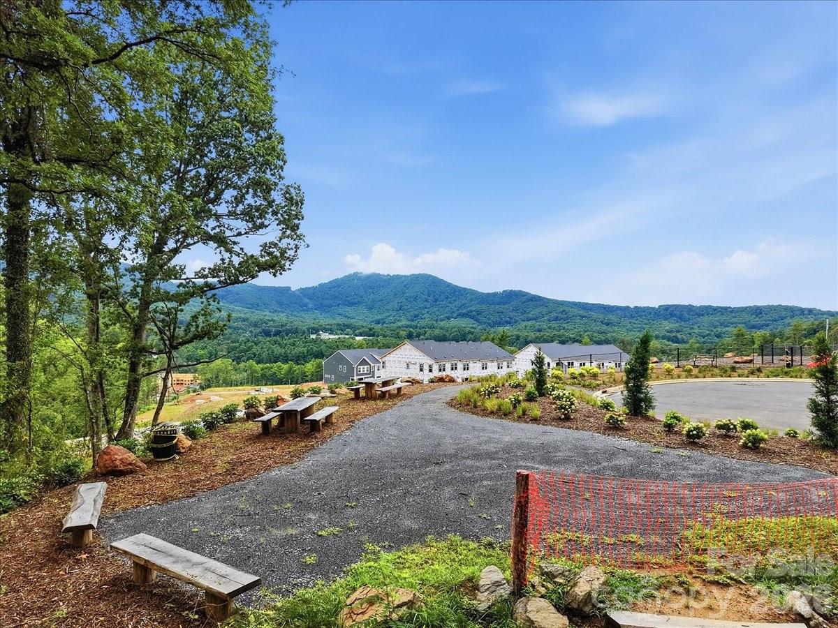 235 Smokey Holler Drive Property Photo 14