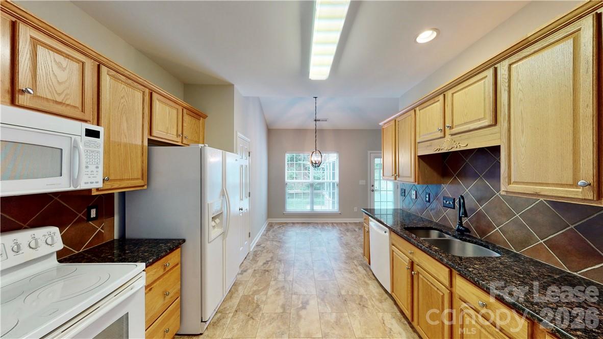 8321 Suttonview Drive Property Photo 8