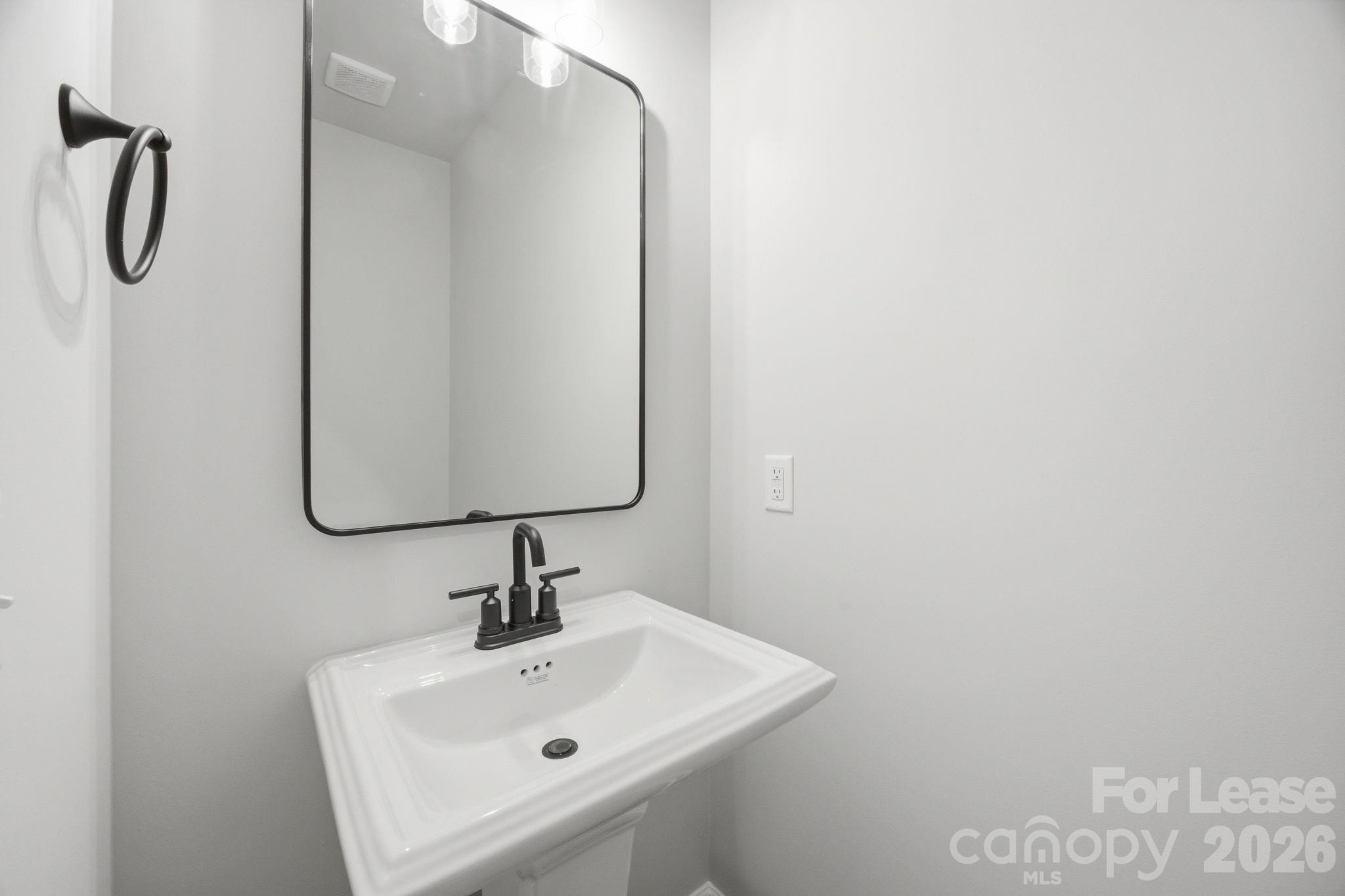 3018 Reid Avenue B Property Photo 9