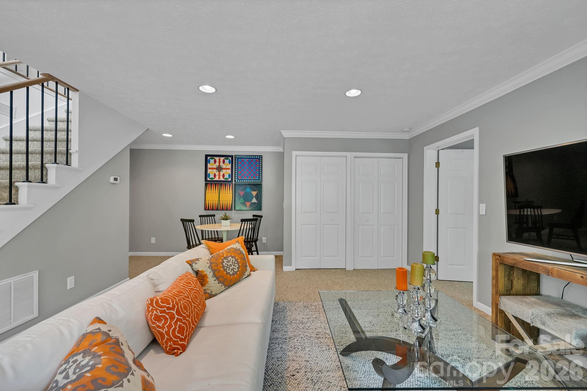 77 Carriage West Drive Property Photo 34
