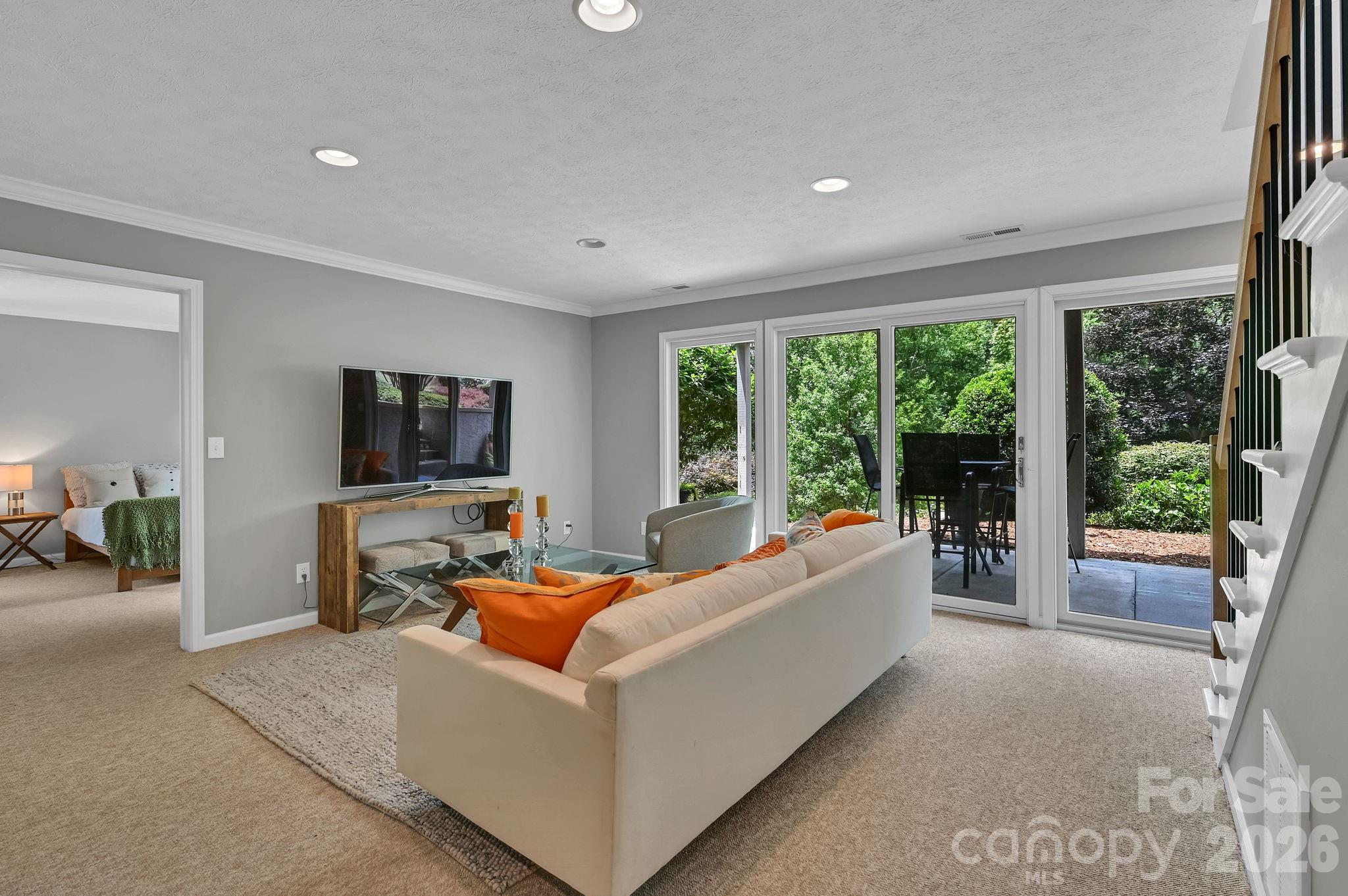 77 Carriage West Drive Property Photo 35