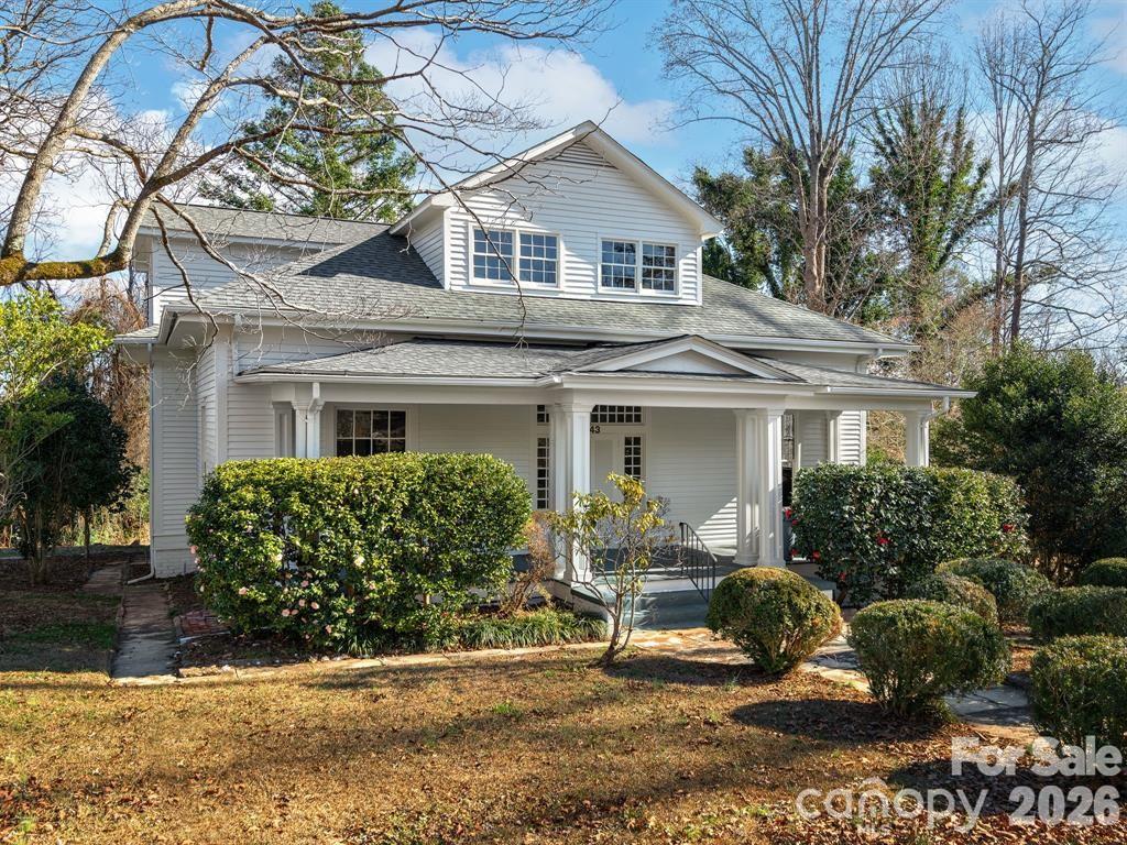 143 S Ridgecrest Avenue Property Photo 2