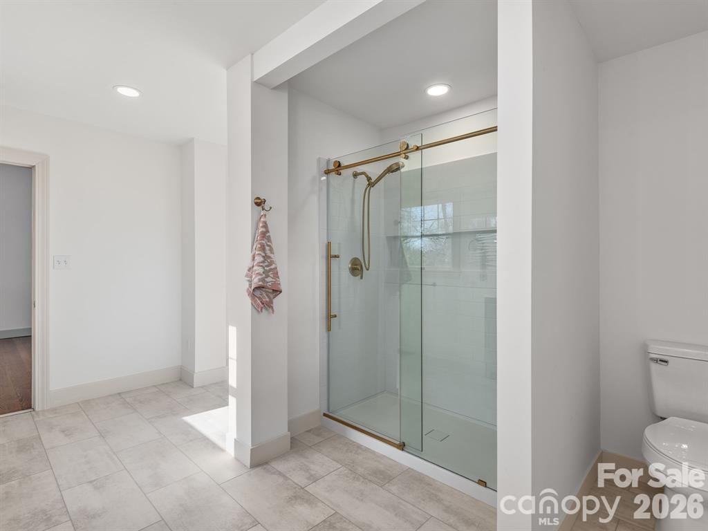 143 S Ridgecrest Avenue Property Photo 18