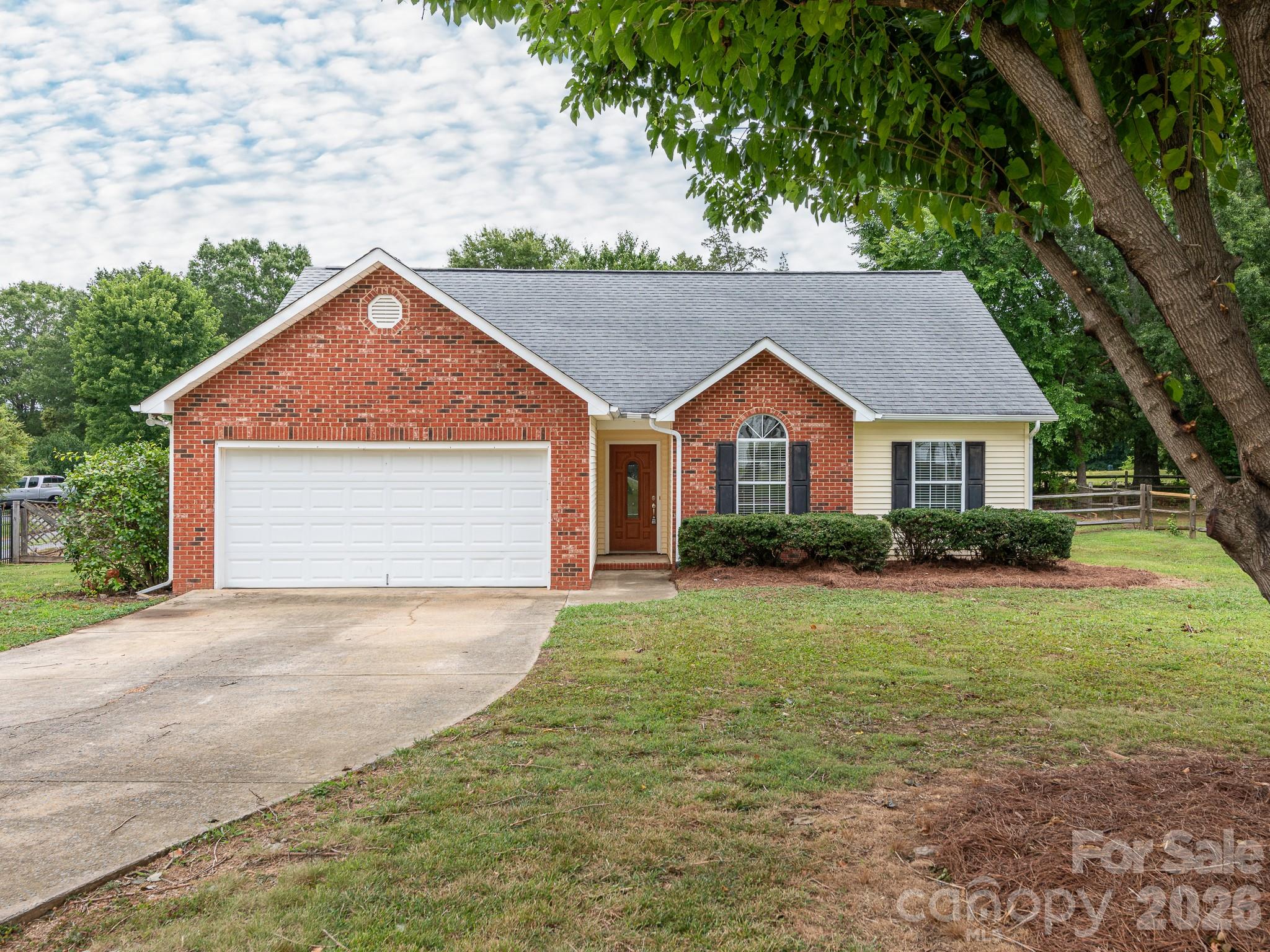 1037 Ridgefield Circle Property Photo 1