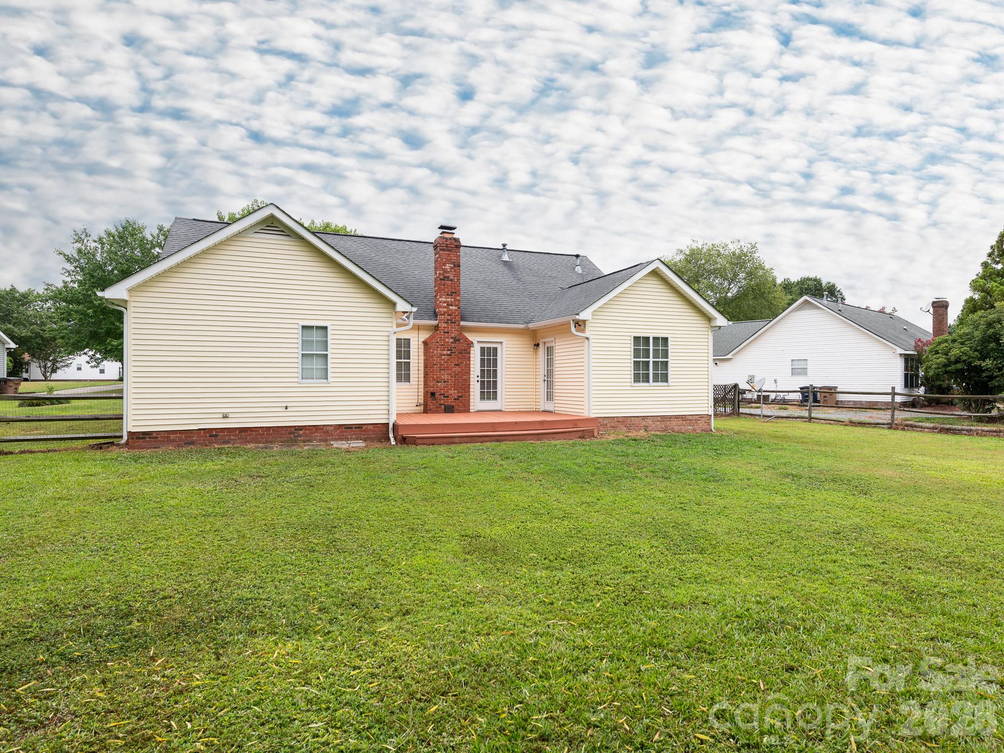 1037 Ridgefield Circle Property Photo 23