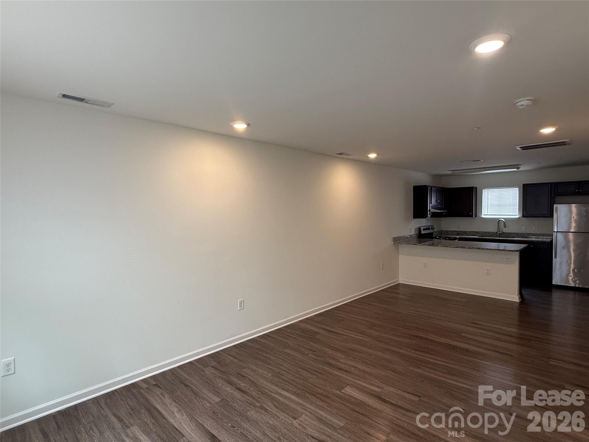 2021 Oakdale Road M Property Photo 2