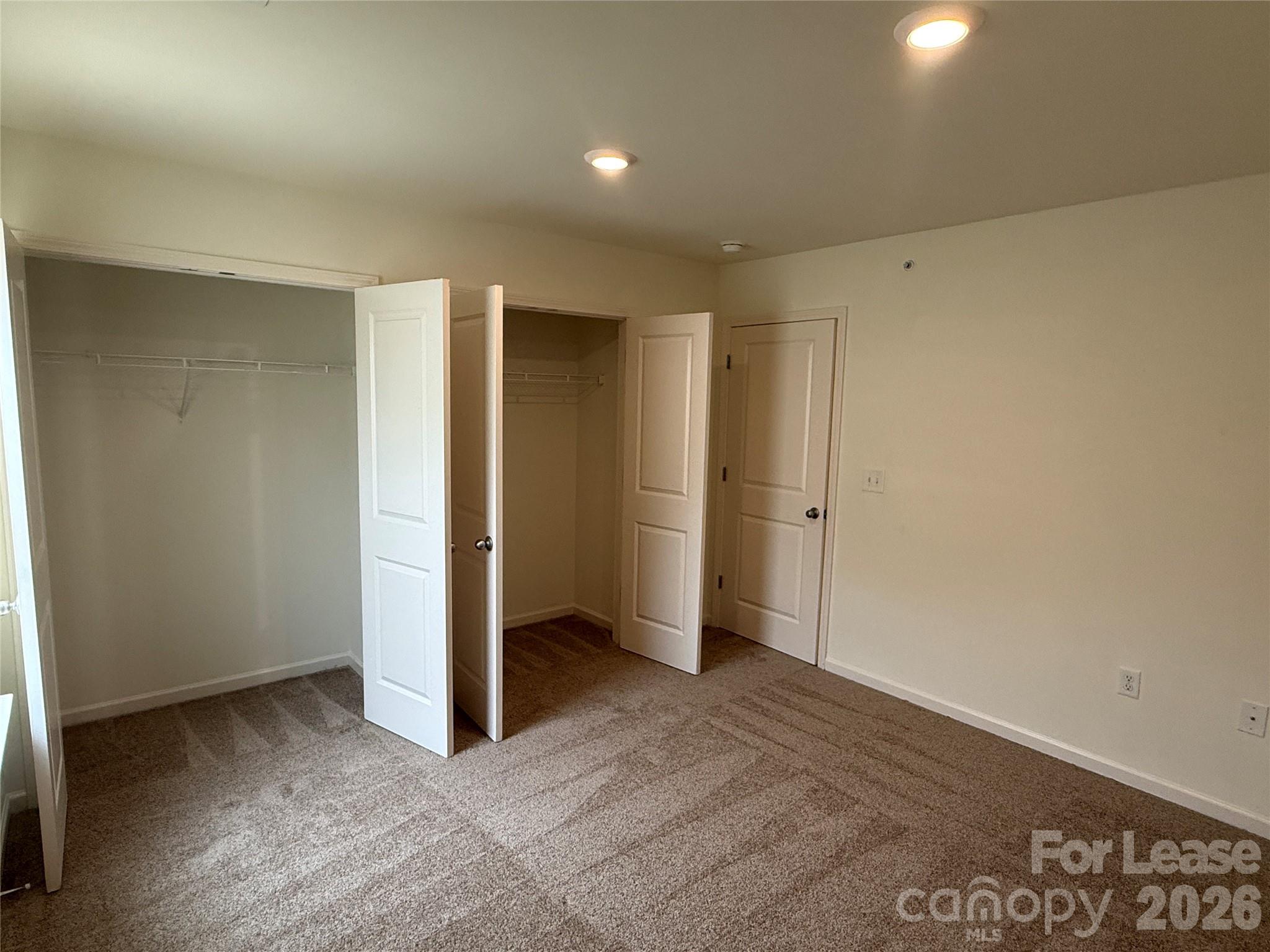 2021 Oakdale Road M Property Photo 7