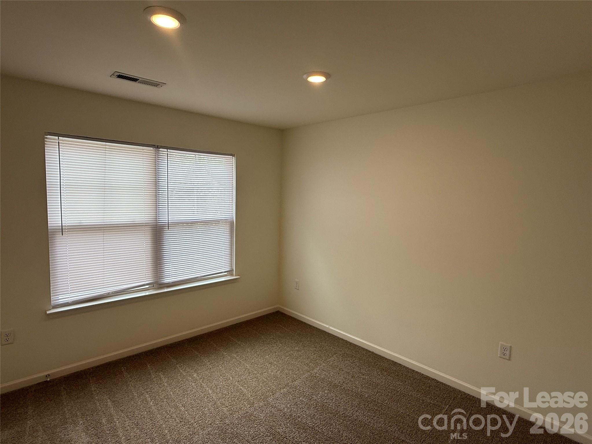 2021 Oakdale Road M Property Photo 9